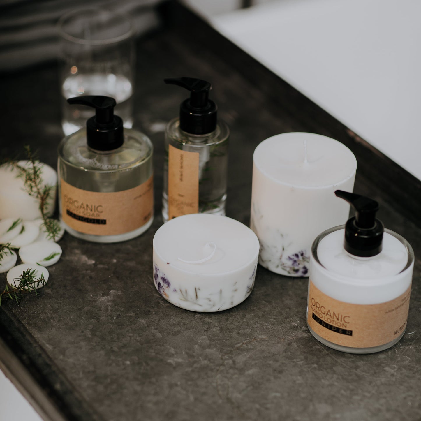 Juniper & limonium mini pillar candle